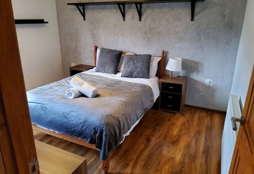 اقامتگاه Impeccable 2 Bed House In Norwich