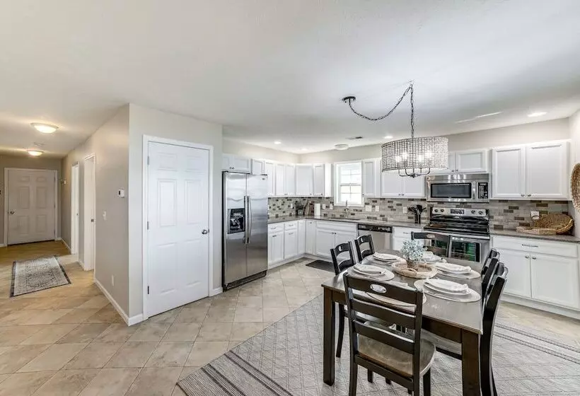 Shelbyville Lakefront Home W/ Furnished Patio!