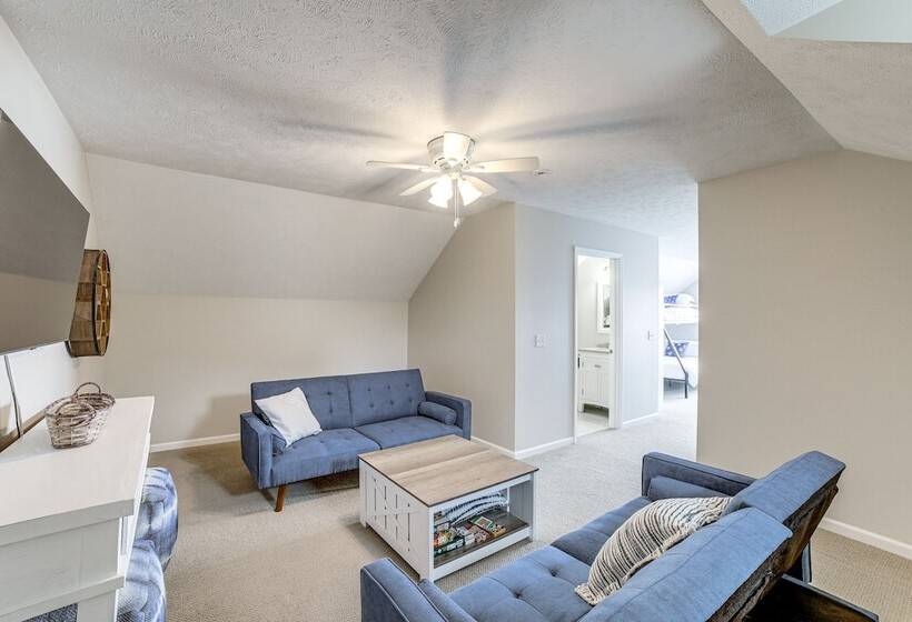 Shelbyville Lakefront Home W/ Furnished Patio!