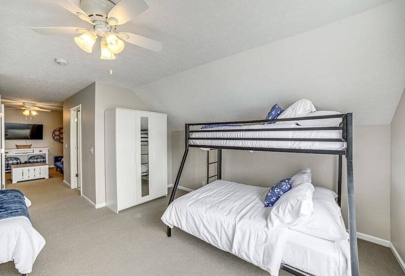 Shelbyville Lakefront Home W/ Furnished Patio!