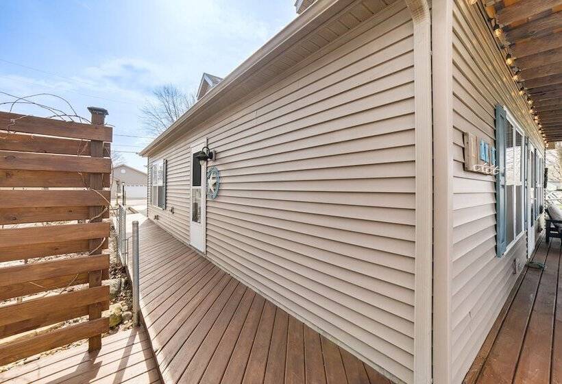 Shelbyville Lakefront Home W/ Furnished Patio!