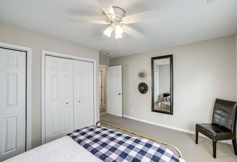 Shelbyville Lakefront Home W/ Furnished Patio!