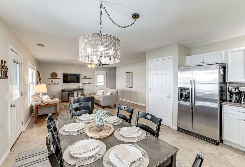 Shelbyville Lakefront Home W/ Furnished Patio!