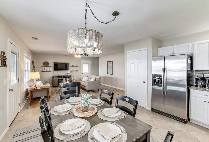 Shelbyville Lakefront Home W/ Furnished Patio!