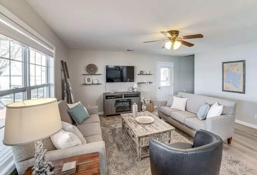 Shelbyville Lakefront Home W/ Furnished Patio!