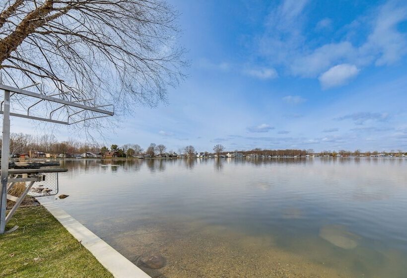 Shelbyville Lakefront Home W/ Furnished Patio!