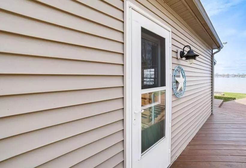 Shelbyville Lakefront Home W/ Furnished Patio!