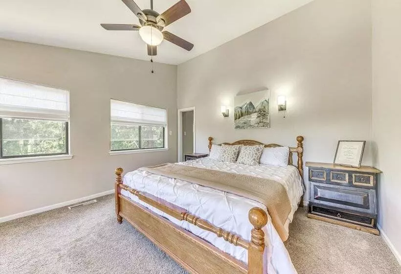 Alto Retreat W/ Wraparound Deck & Game Room!