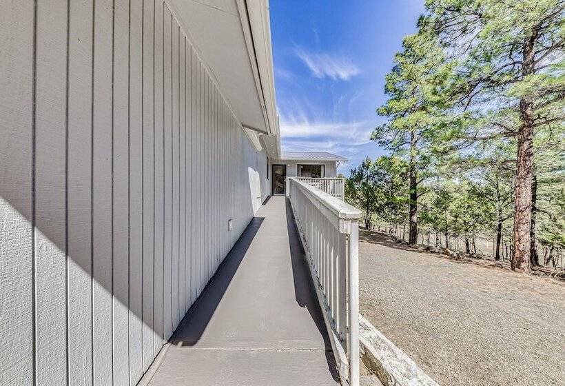 Alto Retreat W/ Wraparound Deck & Game Room!