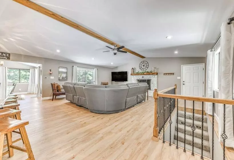 Alto Retreat W/ Wraparound Deck & Game Room!