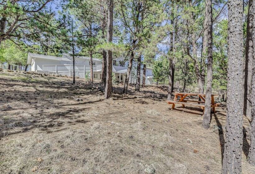 Alto Retreat W/ Wraparound Deck & Game Room!