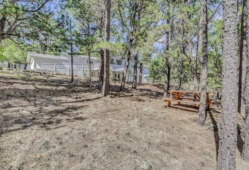 Alto Retreat W/ Wraparound Deck & Game Room!