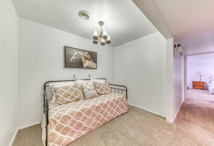 Alto Retreat W/ Wraparound Deck & Game Room!