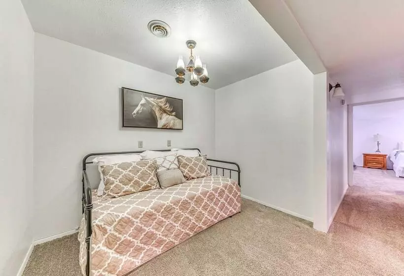 Alto Retreat W/ Wraparound Deck & Game Room!