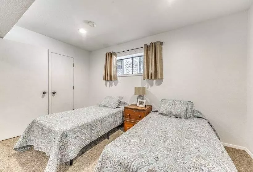 Alto Retreat W/ Wraparound Deck & Game Room!