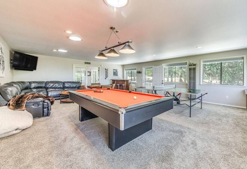 Alto Retreat W/ Wraparound Deck & Game Room!
