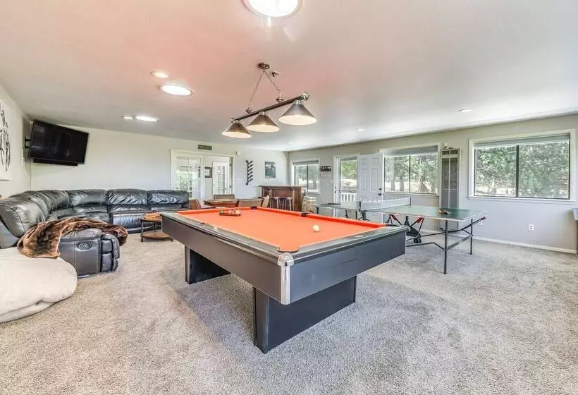 Alto Retreat W/ Wraparound Deck & Game Room!