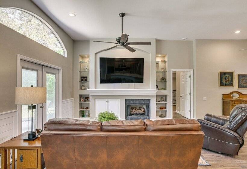 Tallahassee Home W/ Private Yard: 9 Mi To Downtown