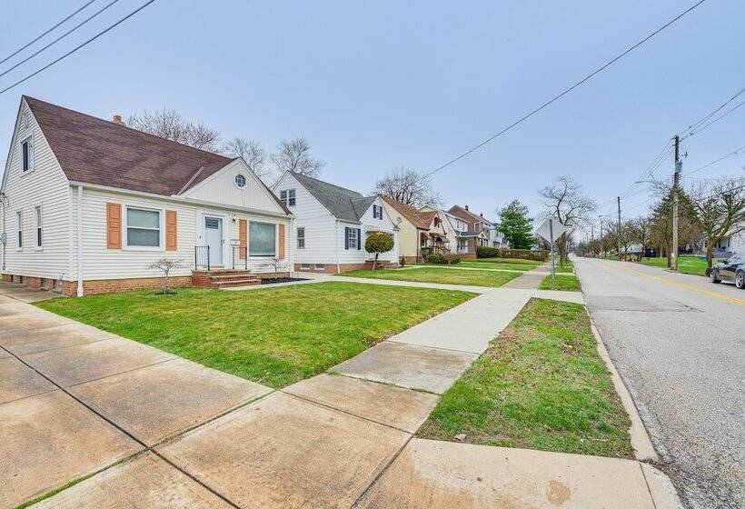 The Maple Tree  Home: 14 Mi To Downtown Cleveland