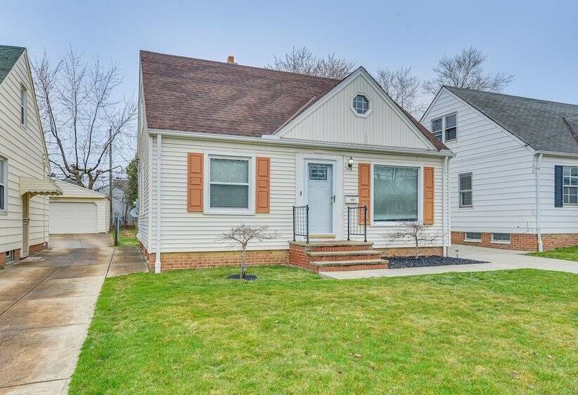 The Maple Tree  Home: 14 Mi To Downtown Cleveland