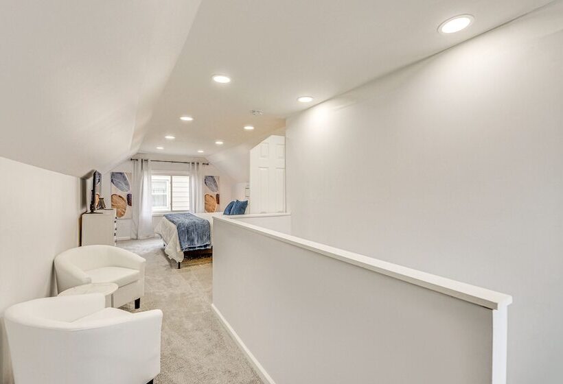 The Maple Tree  Home: 14 Mi To Downtown Cleveland