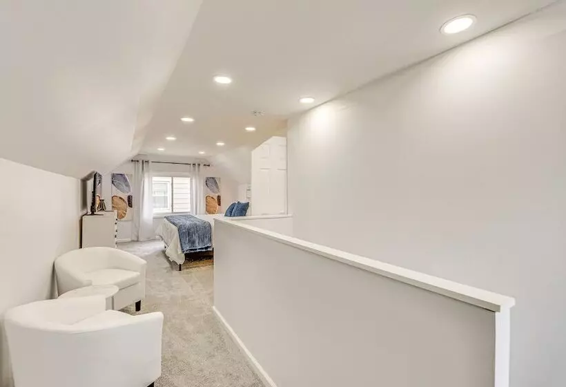 The Maple Tree  Home: 14 Mi To Downtown Cleveland