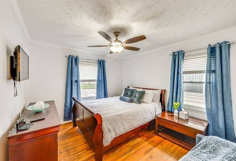 The Maple Tree  Home: 14 Mi To Downtown Cleveland