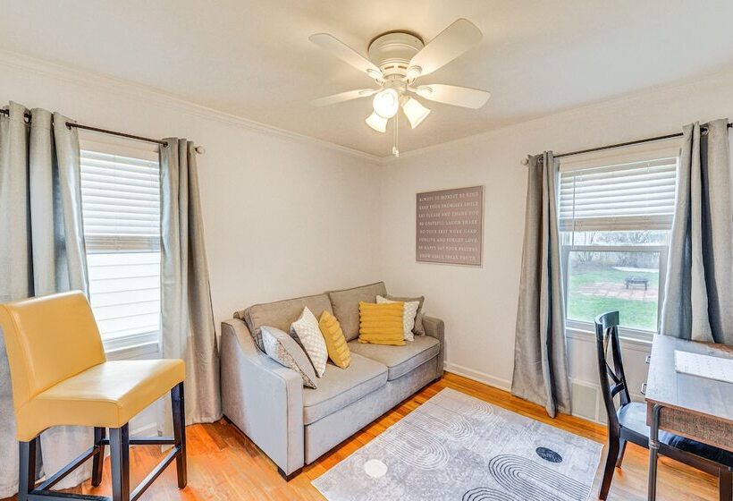 The Maple Tree  Home: 14 Mi To Downtown Cleveland