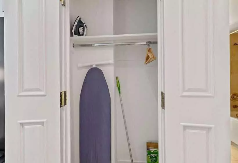 Two Separate Spacious Cozysuites On The Boardwalk