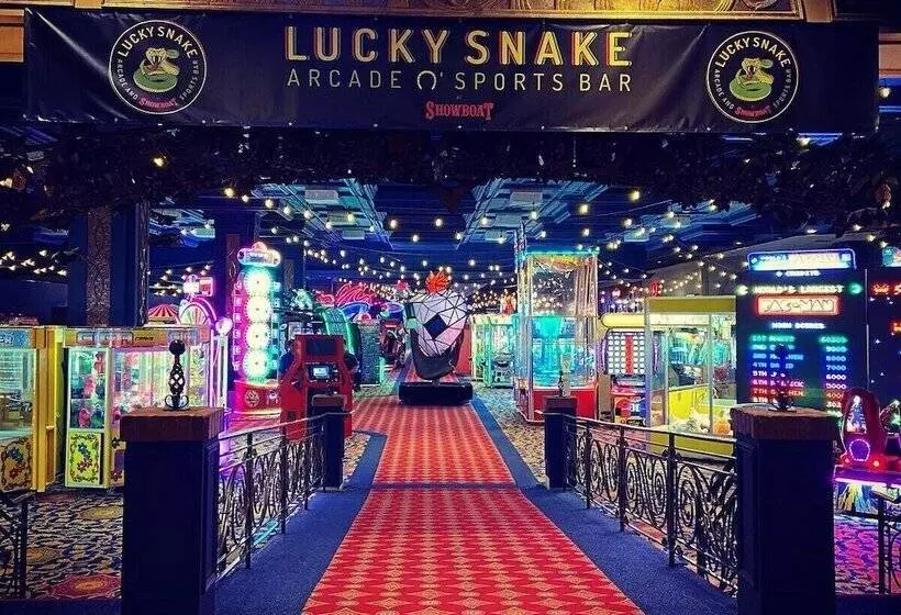 Two Separate Spacious Cozysuites On The Boardwalk