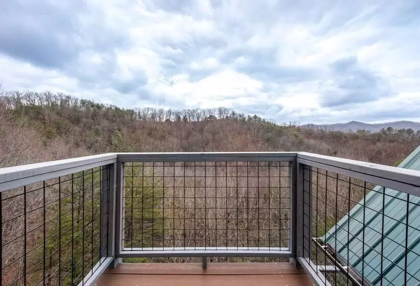 Cabin W/ Mountain Views, Hot Tub & Game Room!
