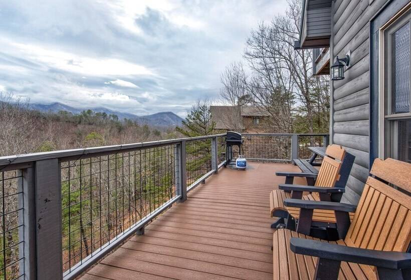 Cabin W/ Mountain Views, Hot Tub & Game Room!