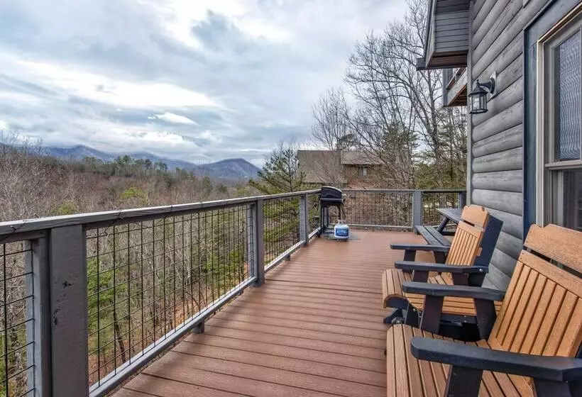 Cabin W/ Mountain Views, Hot Tub & Game Room!