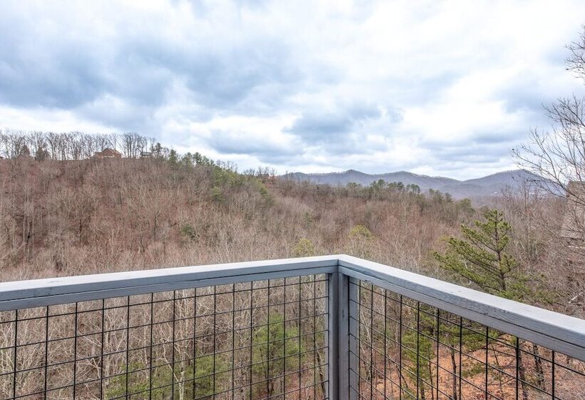 Cabin W/ Mountain Views, Hot Tub & Game Room!