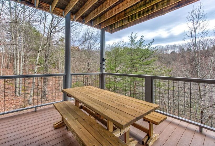 Cabin W/ Mountain Views, Hot Tub & Game Room!