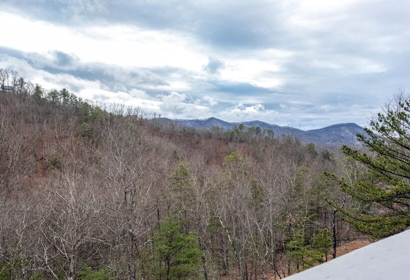 Cabin W/ Mountain Views, Hot Tub & Game Room!