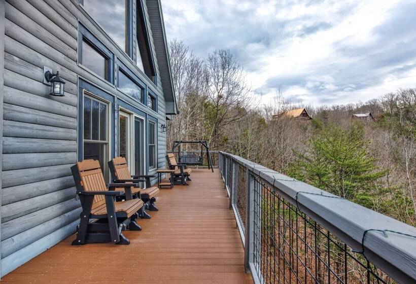 Cabin W/ Mountain Views, Hot Tub & Game Room!
