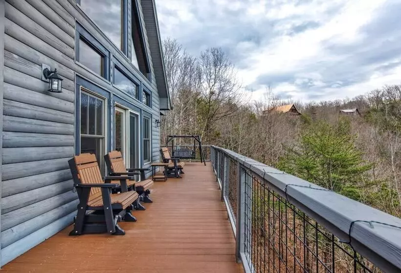 Cabin W/ Mountain Views, Hot Tub & Game Room!