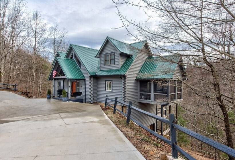 Cabin W/ Mountain Views, Hot Tub & Game Room!