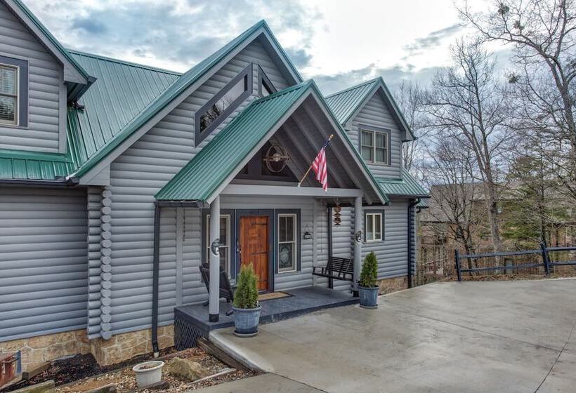 Cabin W/ Mountain Views, Hot Tub & Game Room!