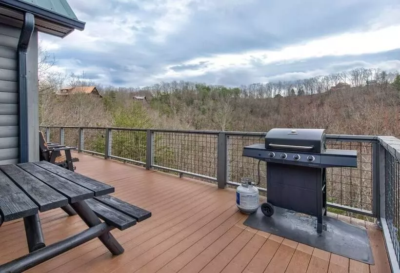 Cabin W/ Mountain Views, Hot Tub & Game Room!