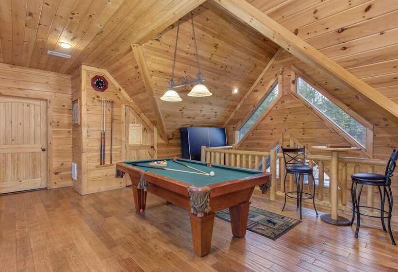 Cabin W/ Mountain Views, Hot Tub & Game Room!