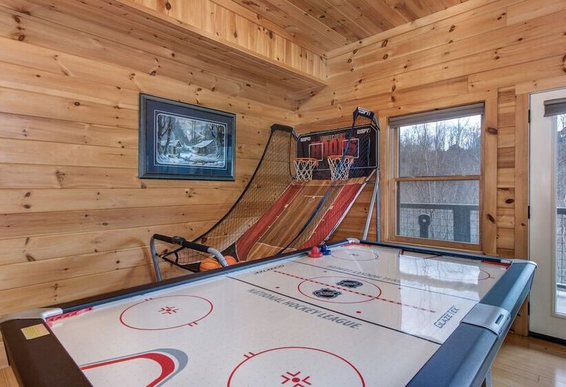 Cabin W/ Mountain Views, Hot Tub & Game Room!