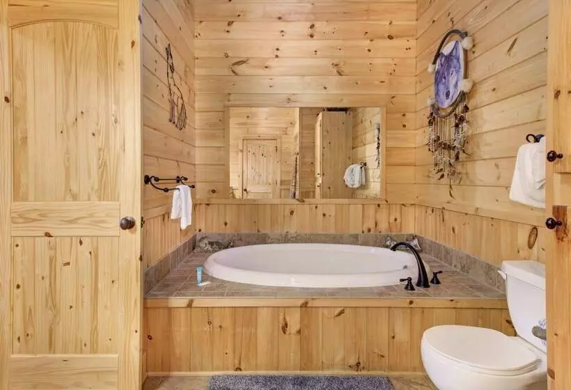 Cabin W/ Mountain Views, Hot Tub & Game Room!