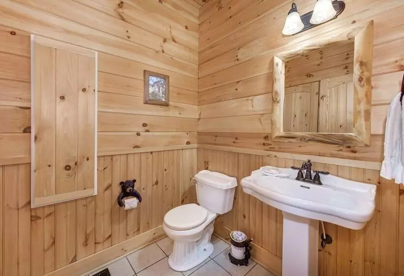 Cabin W/ Mountain Views, Hot Tub & Game Room!