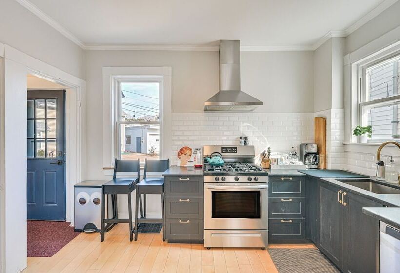 Bright & Pet Friendly Home: 2 Mi To Harvard Square