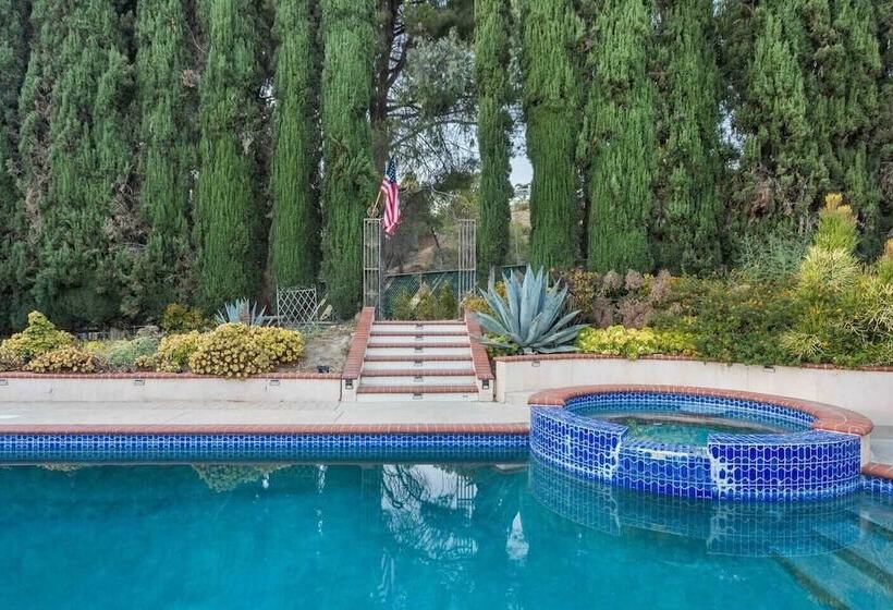 Colven By Avantstay Pool + Spa Near Golf Course