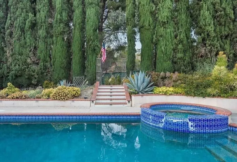 Colven By Avantstay Pool + Spa Near Golf Course