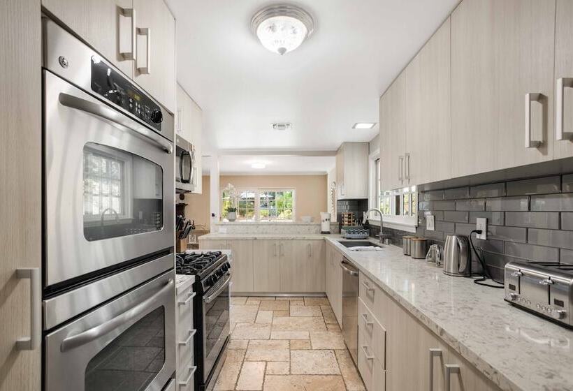 Colven By Avantstay Pool + Spa Near Golf Course