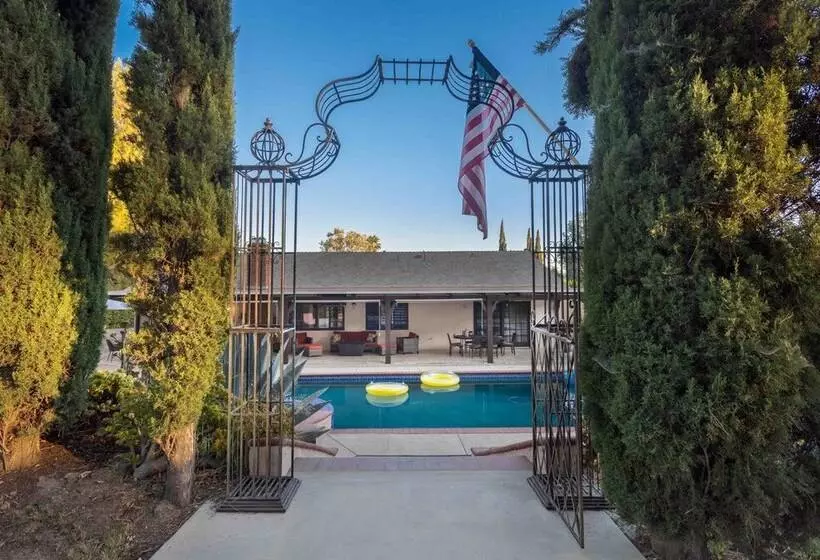 Colven By Avantstay Pool + Spa Near Golf Course